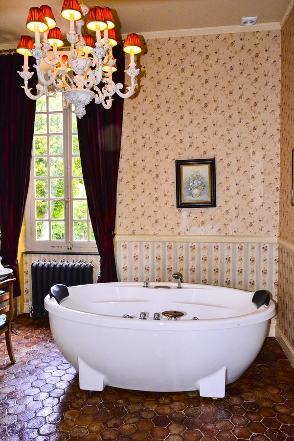 Chateau D'Origny, Chambres D'Hotes Et Restaurant Gastronomique Ouches Dış mekan fotoğraf